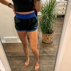 Cute Under Armour Workout Shorts (size small)